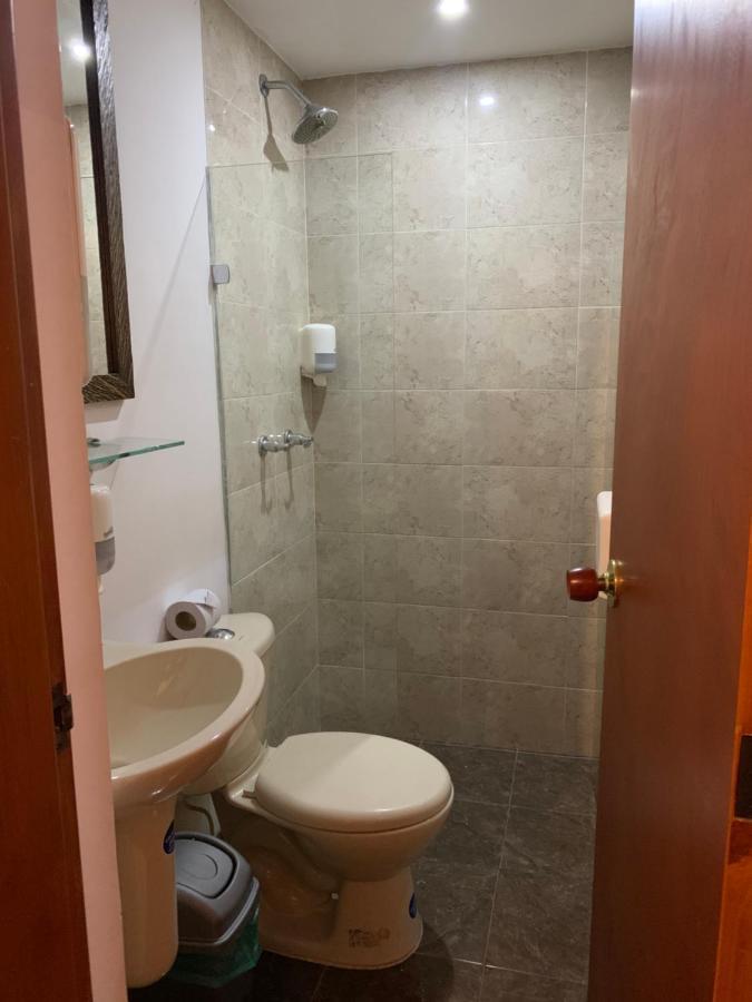 Hotel Porton Colonial 메딜린 외부 사진