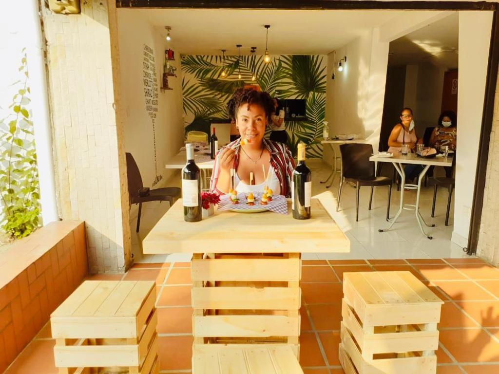 Hotel Porton Colonial 메딜린 외부 사진