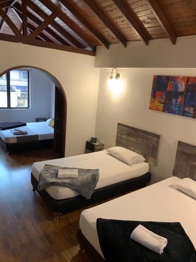 Hotel Porton Colonial 메딜린 외부 사진