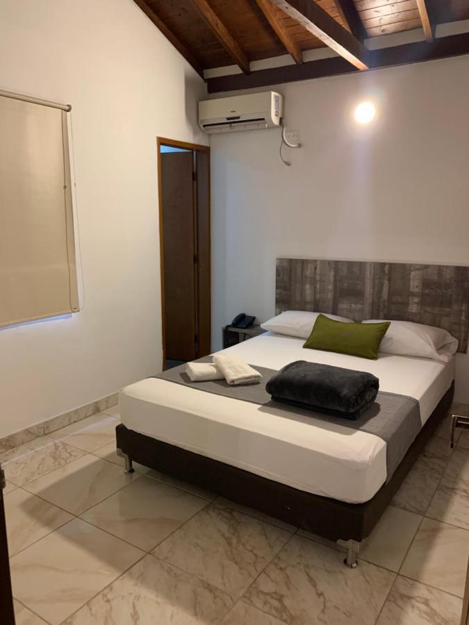 Hotel Porton Colonial 메딜린 외부 사진