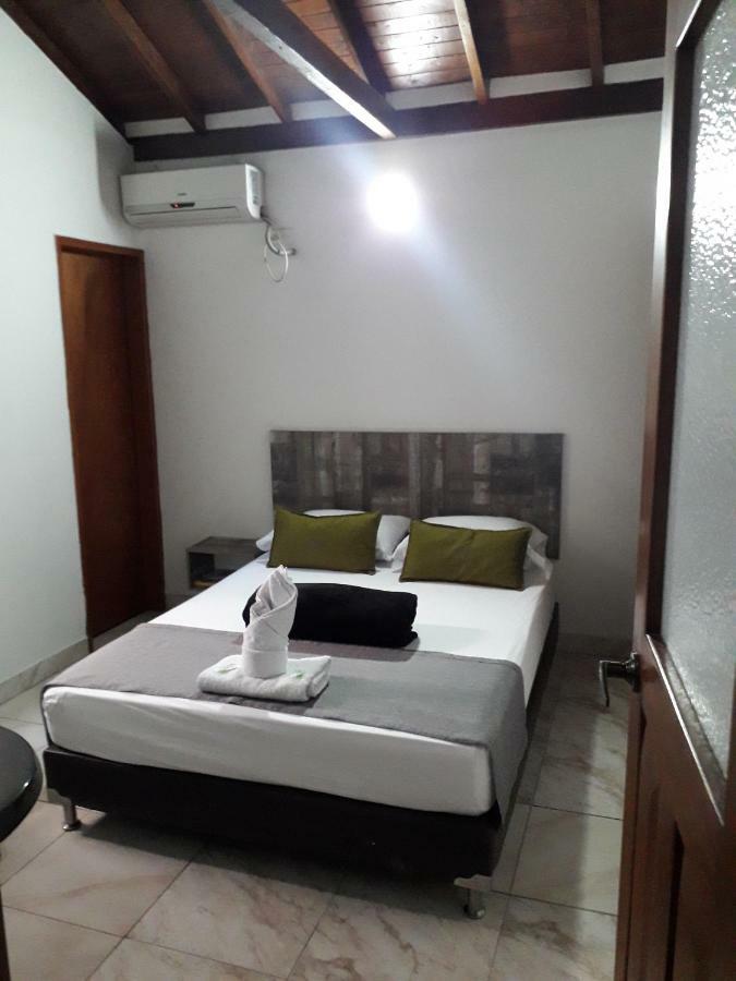 Hotel Porton Colonial 메딜린 외부 사진