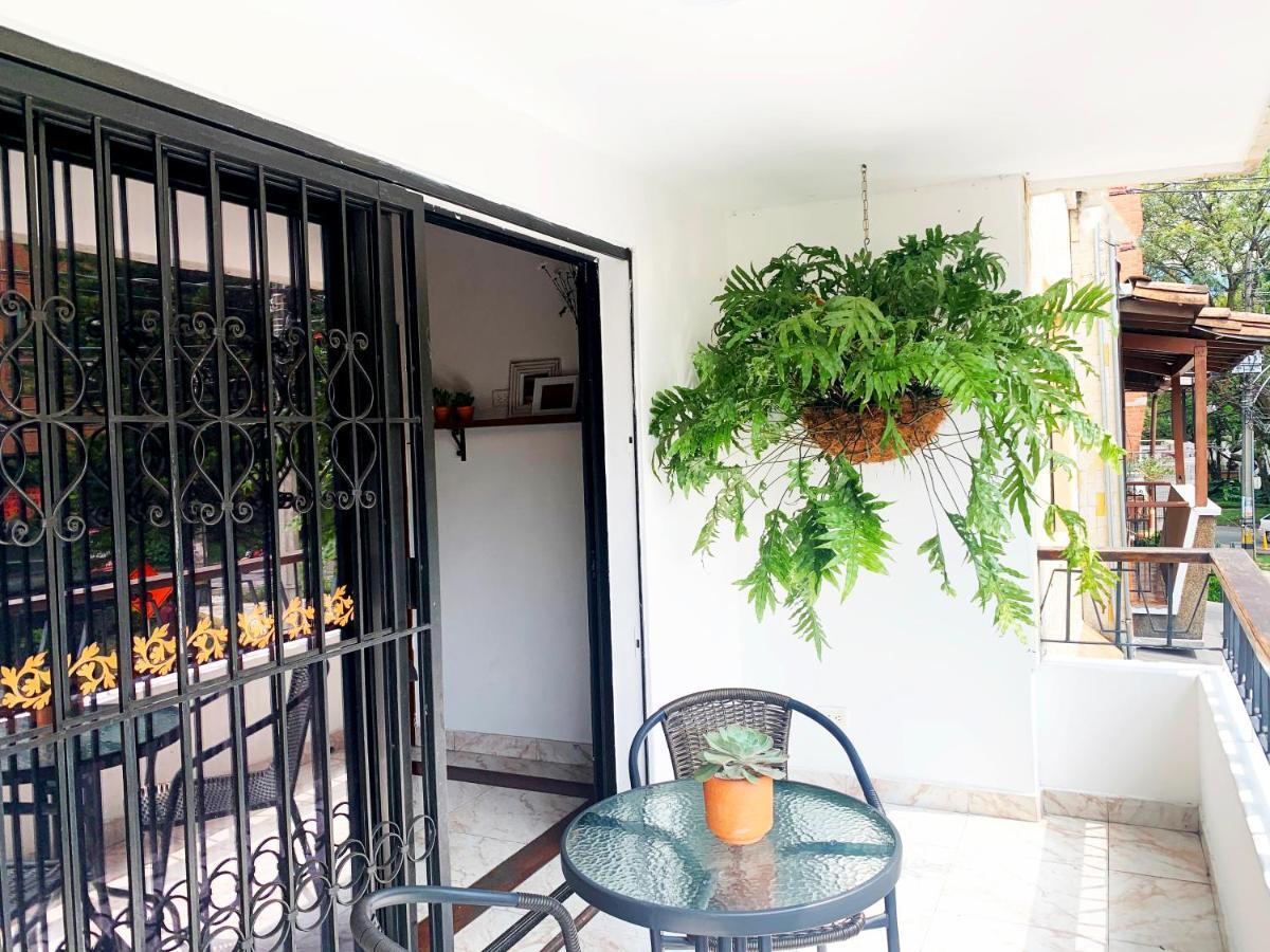 Hotel Porton Colonial 메딜린 외부 사진