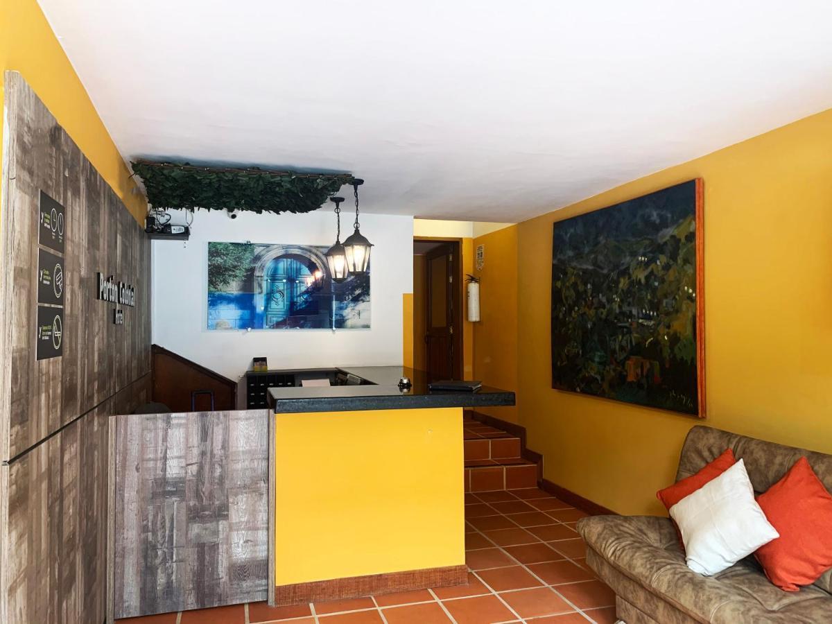 Hotel Porton Colonial 메딜린 외부 사진
