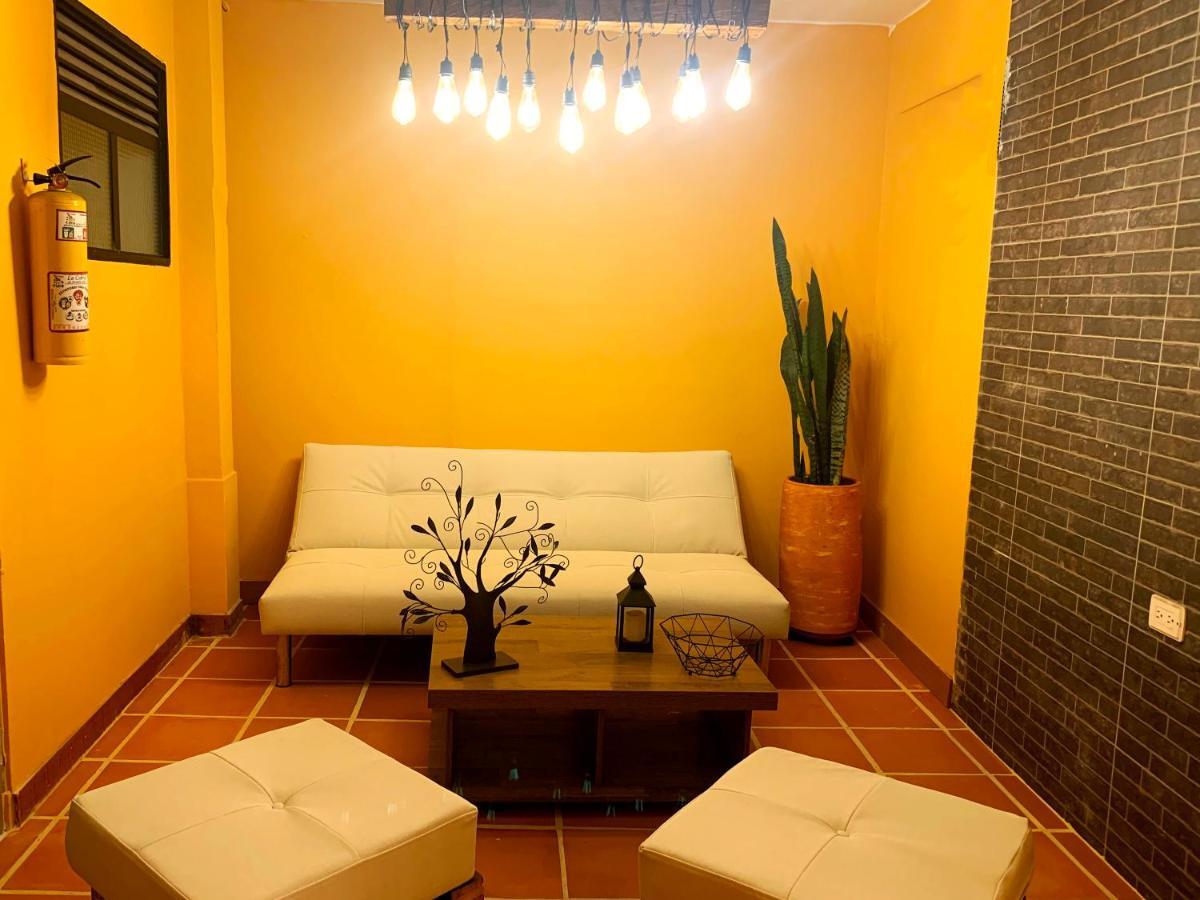 Hotel Porton Colonial 메딜린 외부 사진