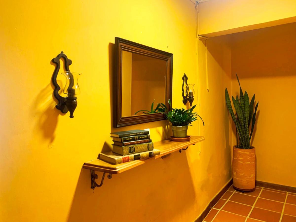 Hotel Porton Colonial 메딜린 외부 사진