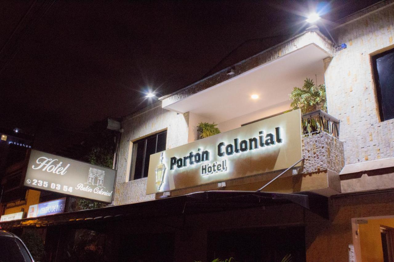 Hotel Porton Colonial 메딜린 외부 사진